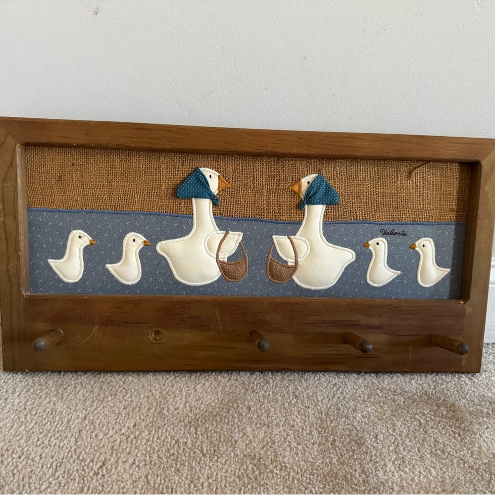 Vintage Charming Goose Family Wall Hooks - Brown and White